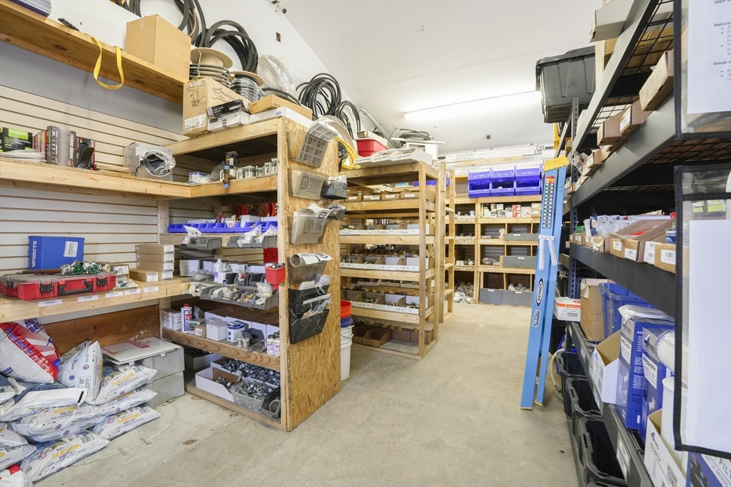 Leominster, Massachusetts 01453, United States, ,2 BathroomsBathrooms,Commercial,Active,123104