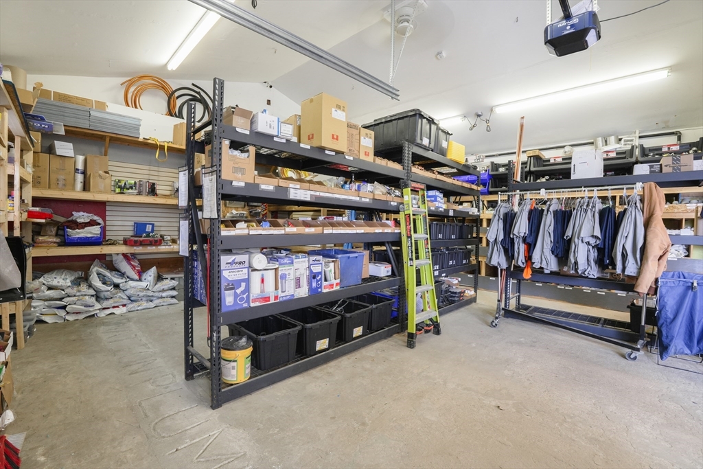 Leominster, Massachusetts 01453, United States, ,2 BathroomsBathrooms,Commercial,Active,123104