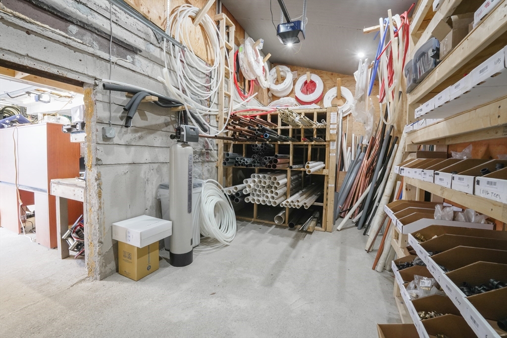 Leominster, Massachusetts 01453, United States, ,2 BathroomsBathrooms,Commercial,Active,123104