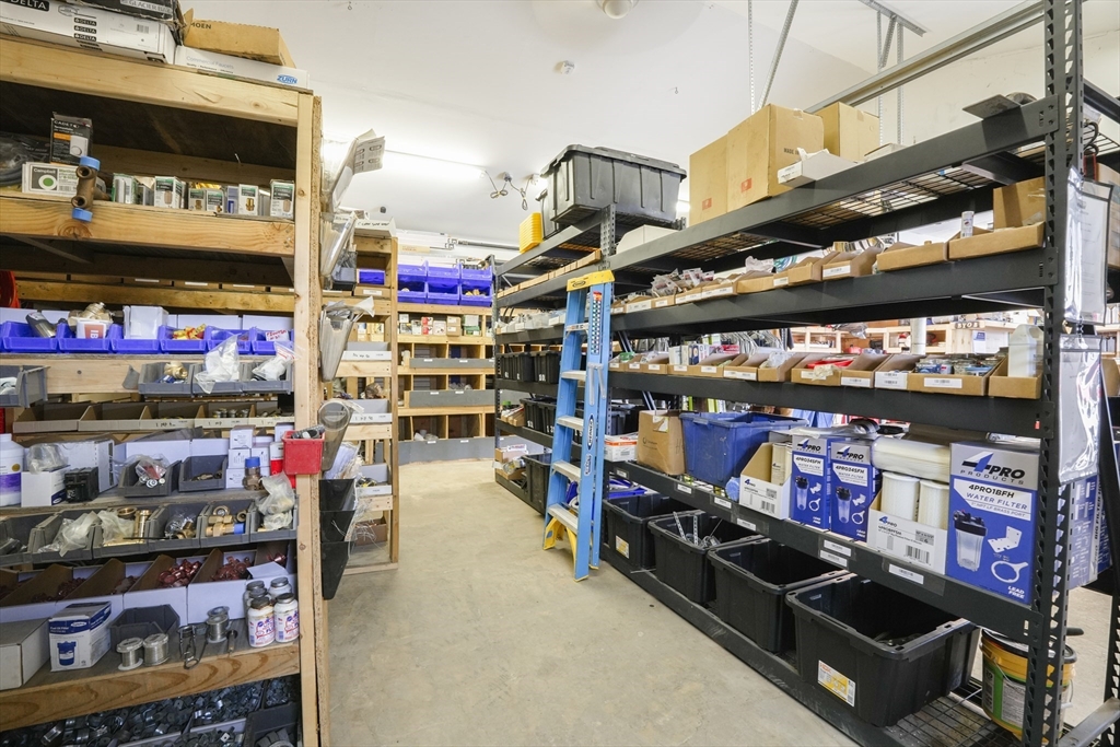 Leominster, Massachusetts 01453, United States, ,2 BathroomsBathrooms,Commercial,Active,123104