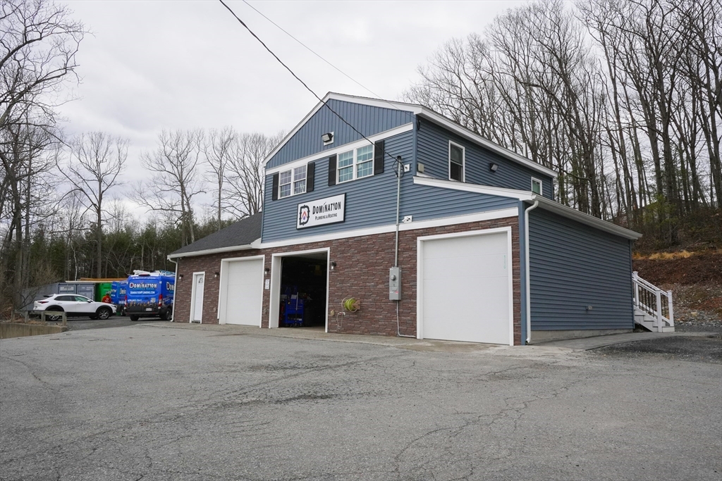 Leominster, Massachusetts 01453, United States, ,2 BathroomsBathrooms,Commercial,Active,123104