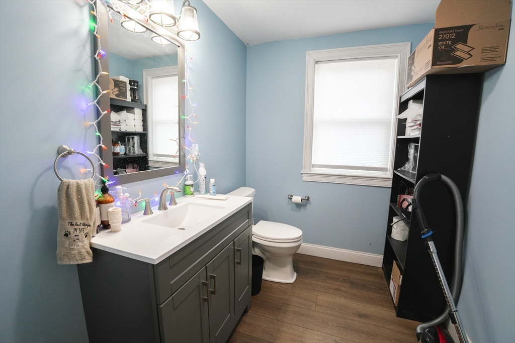 Leominster, Massachusetts 01453, United States, ,2 BathroomsBathrooms,Commercial,Active,123104