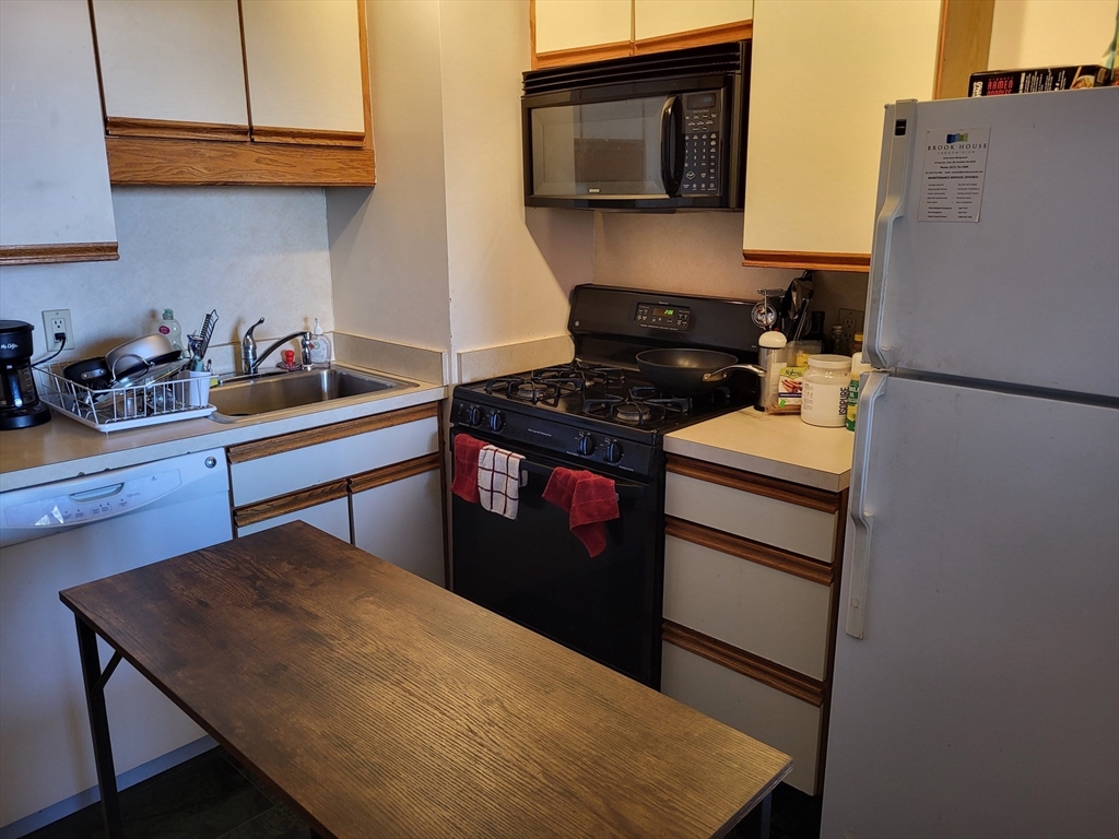 44 Washington St. 703