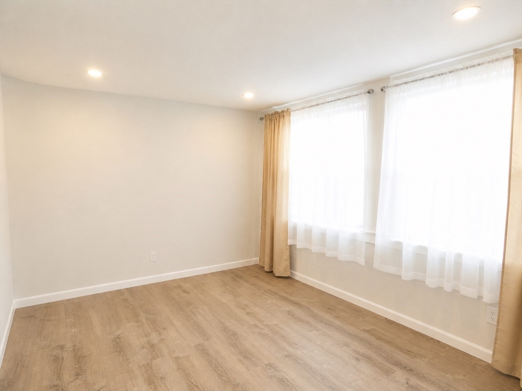 5 Kenwood St 3