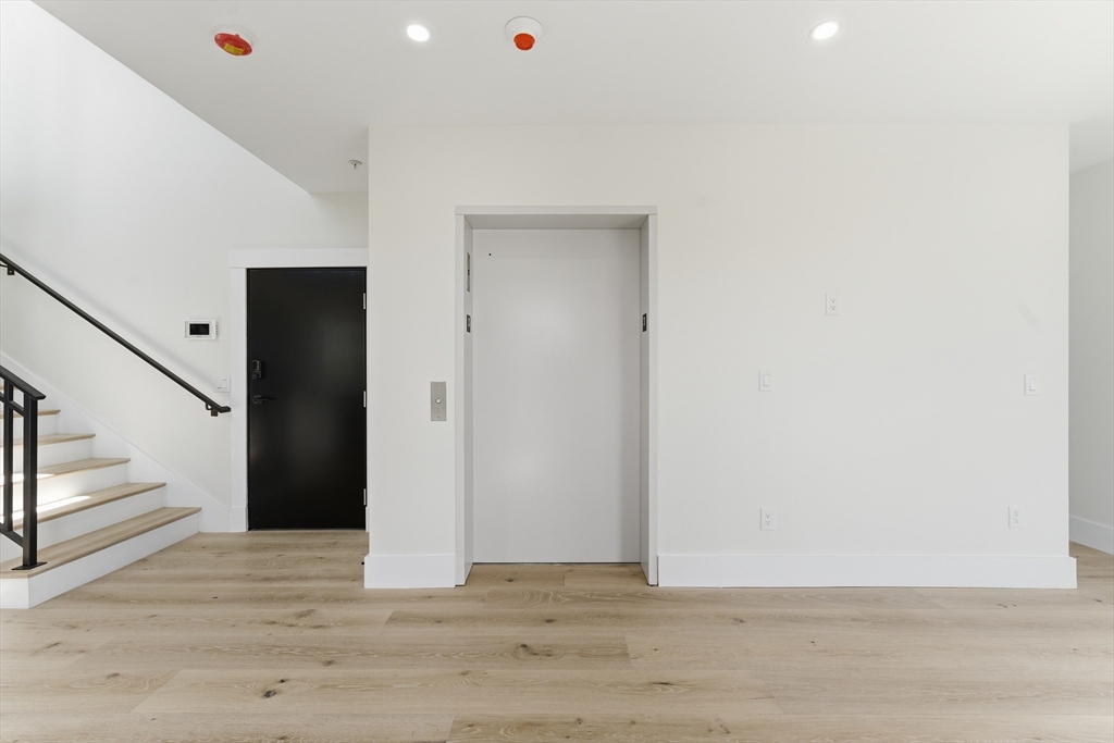 17 Holmes Street PH1