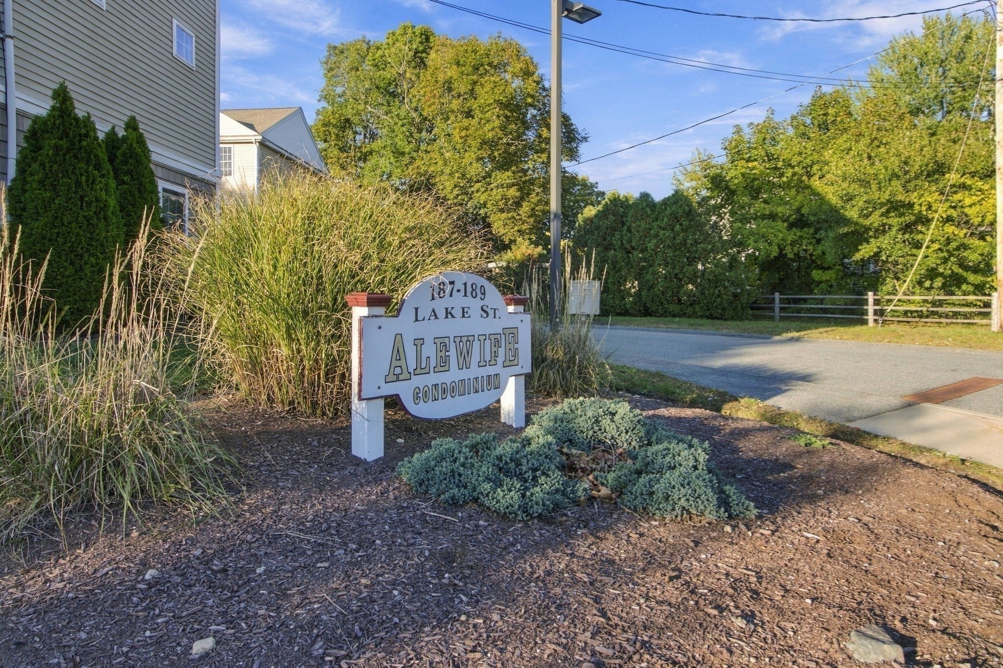 187 Lake St A1