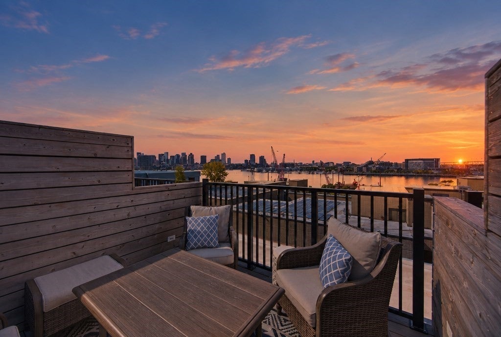 301 Border St #606, Boston, MA Photo #20