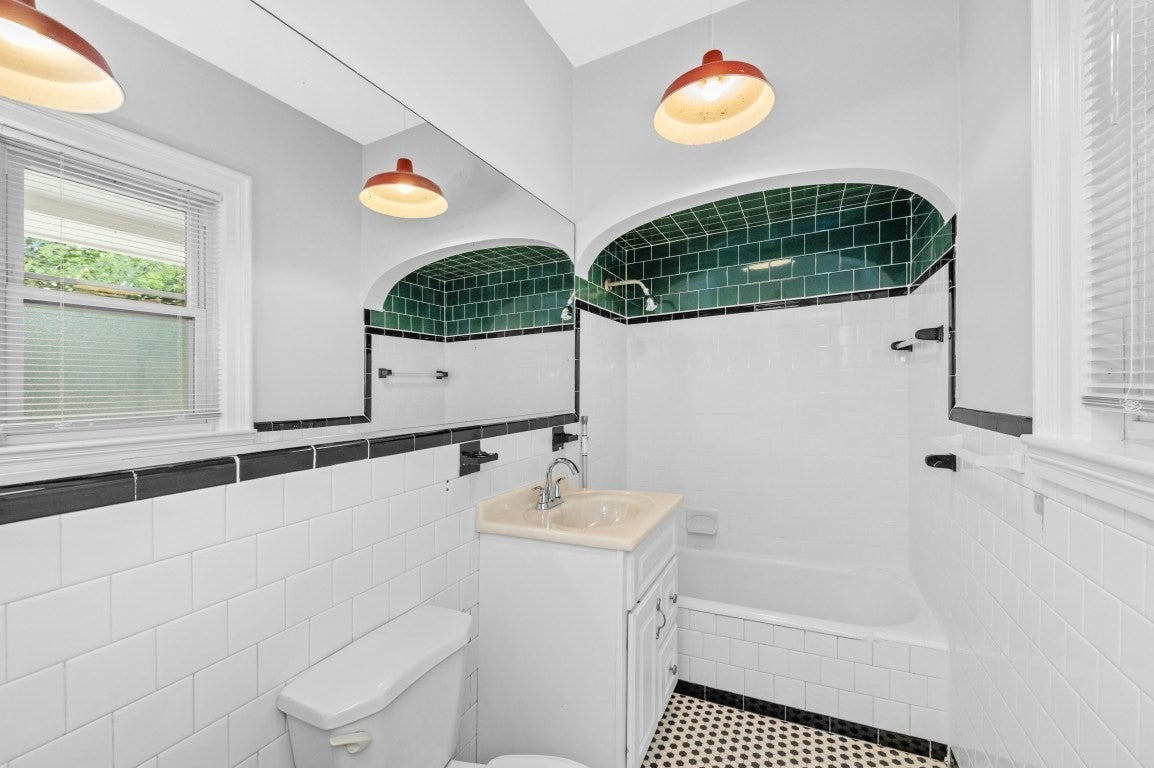 107 Ocean St #1, Lynn, MA, 107 Ocean St #1, Lynn, MA Photo #6