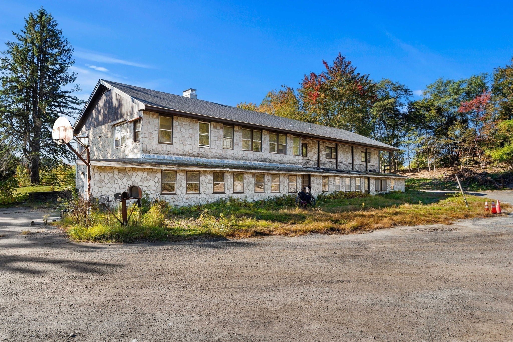 146 Pleasant Valley