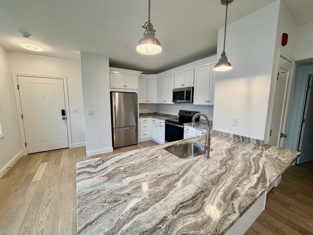 2b 107 Williams Street 2b