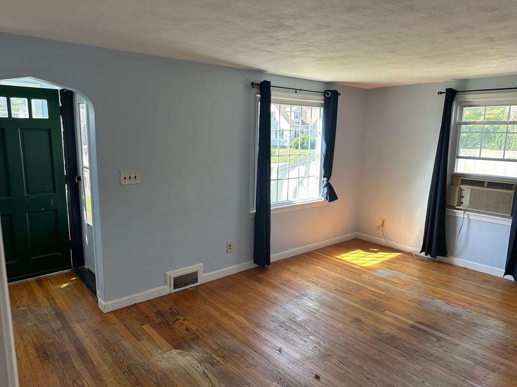 42 Clairmont Ave, Chicopee, MA Photo #14