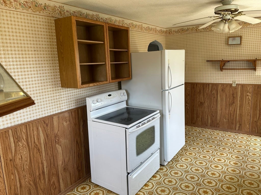 42 Clairmont Ave, Chicopee, MA Photo #12