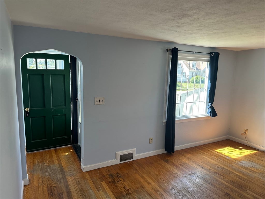 42 Clairmont Ave, Chicopee, MA Photo #13