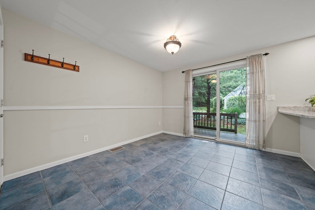 8 Country Meadow Rd #8, Haverhill, MA, 8 Country Meadow Rd #8, Haverhill, MA Photo #7