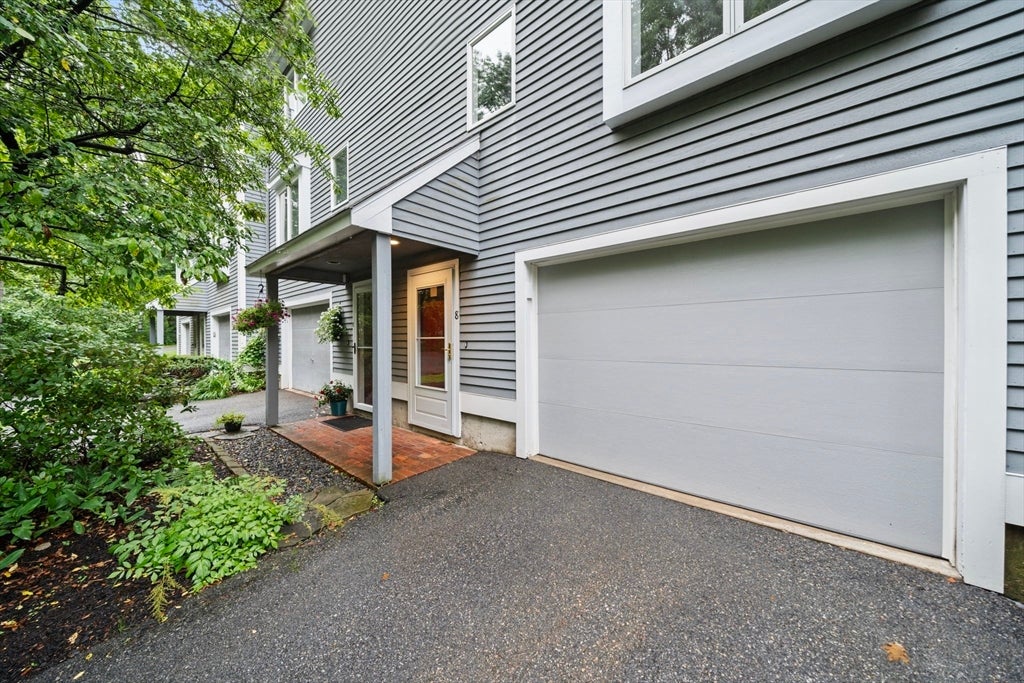 8 Country Meadow Rd 8
