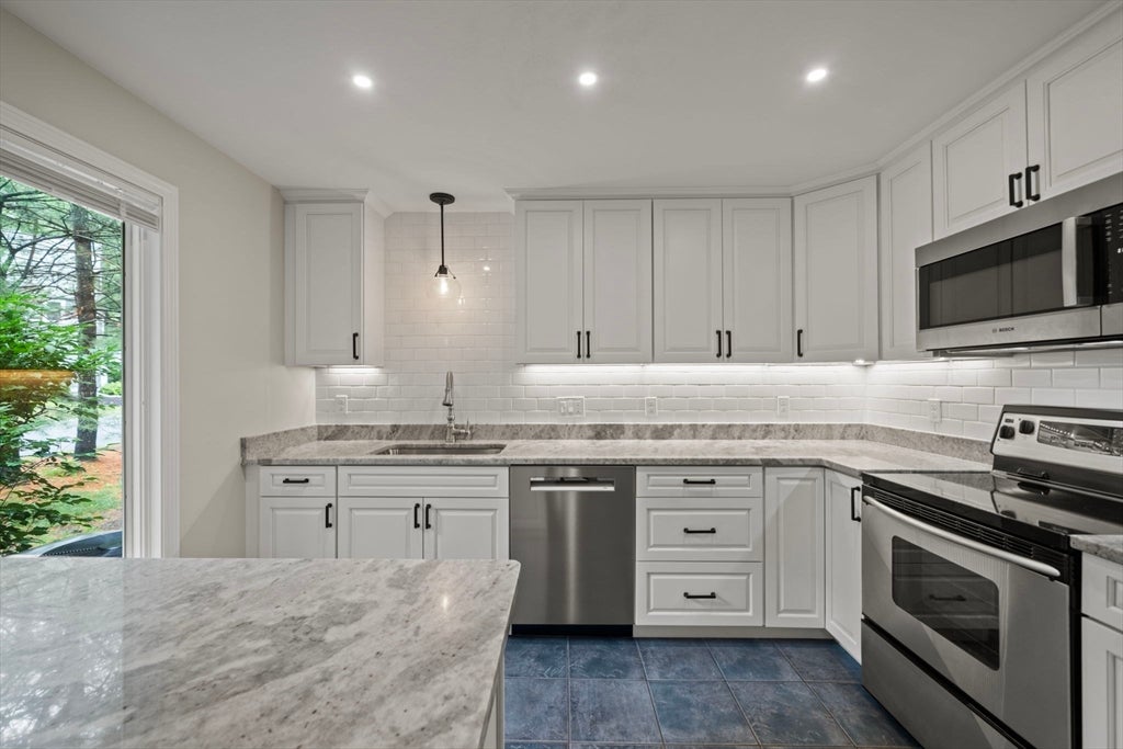8 Country Meadow Rd 8