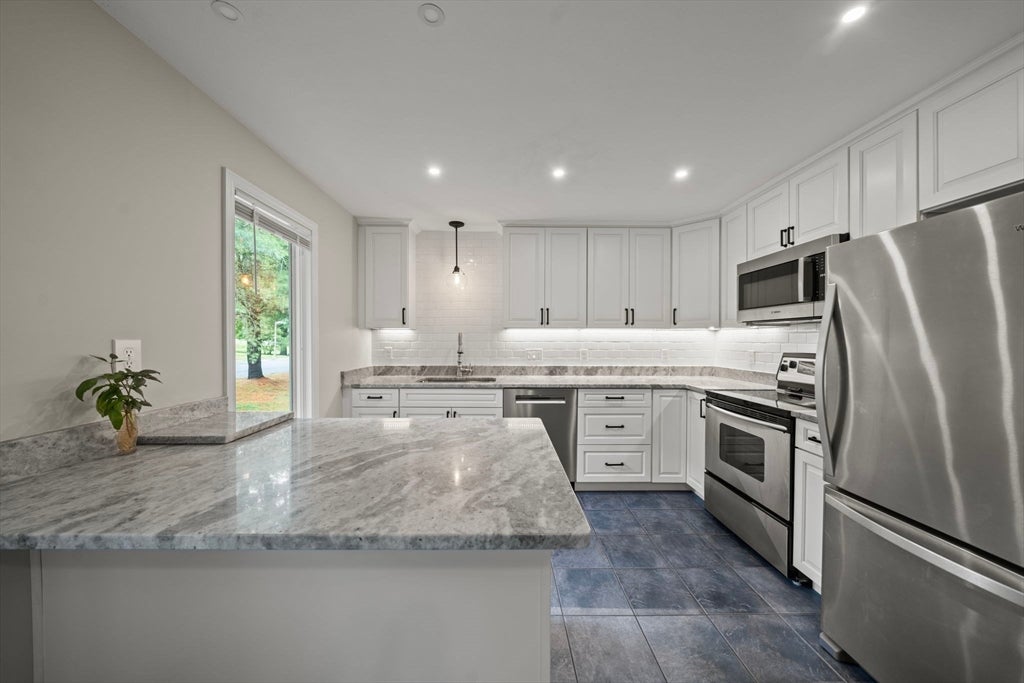8 Country Meadow Rd 8