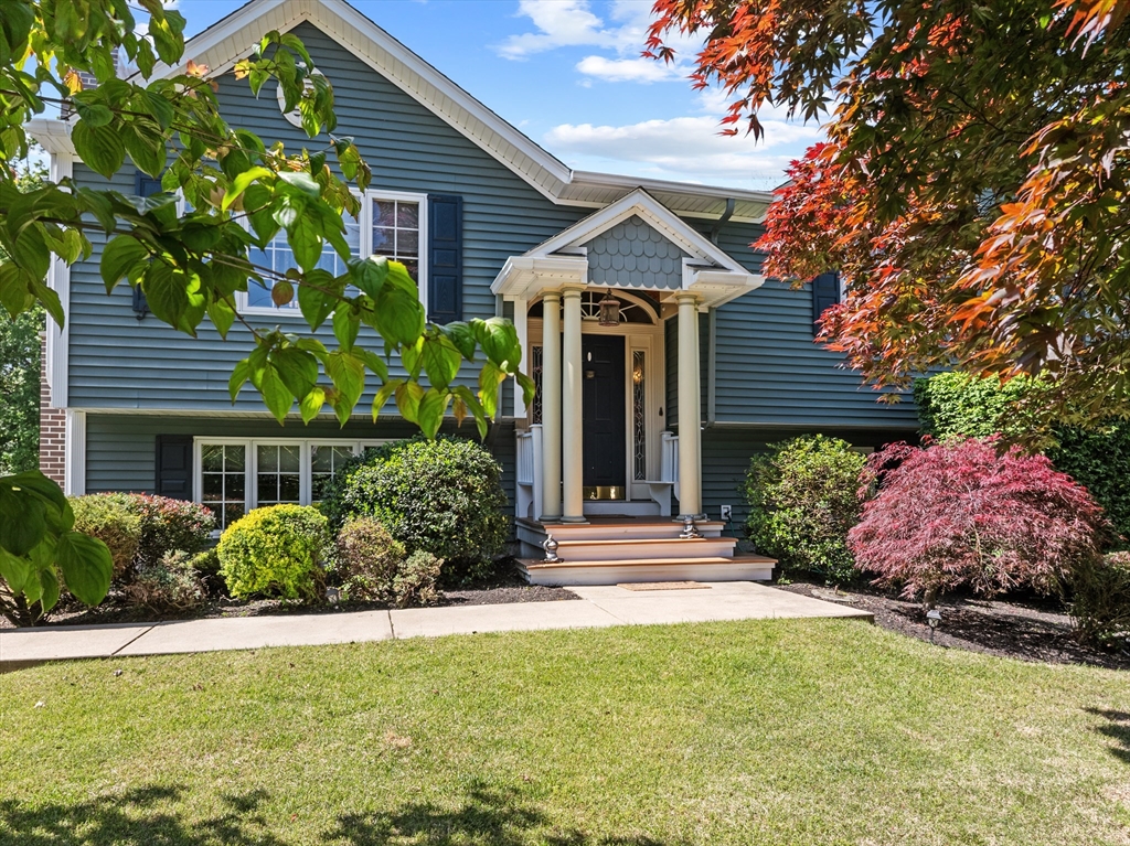 77 Columbus Dr