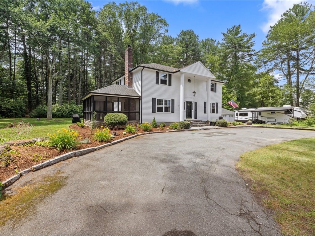 262 W River Rd