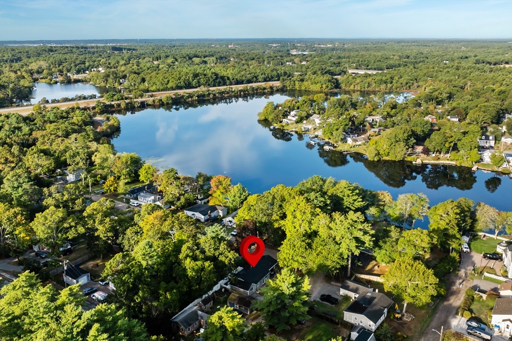 25 Lakeview Dr