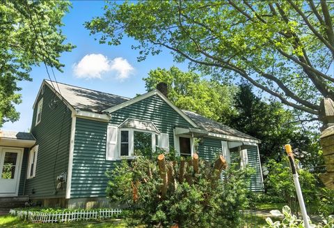 14 Doris Dr Abington MA 02351