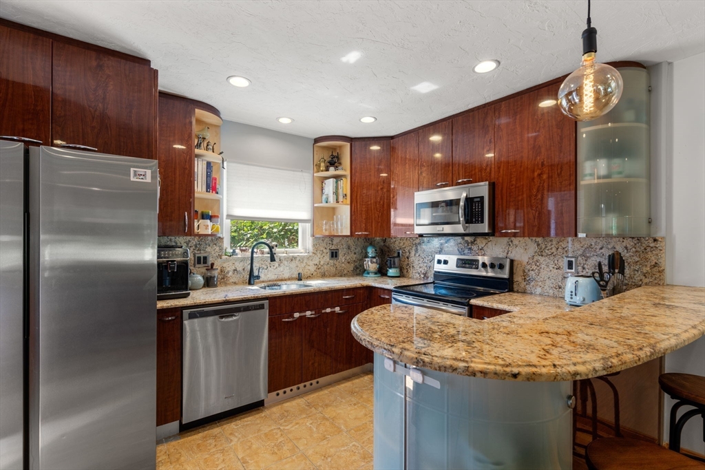 2255 Commonwealth Ave 2255