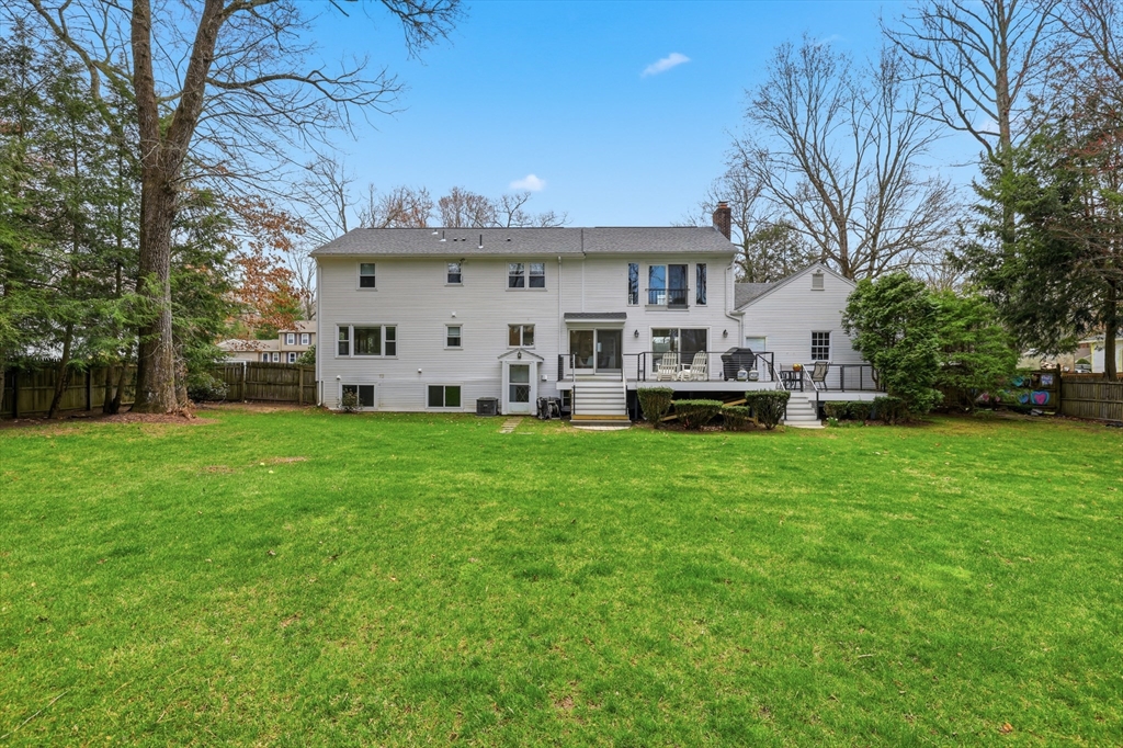 44 Canterbury Ln