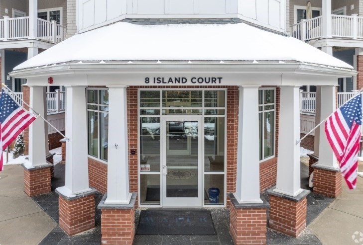 8 Island Court 104
