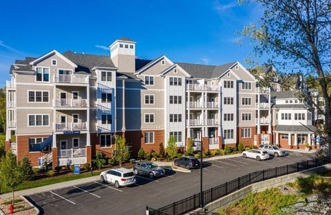 8 Island Court 104 Easton MA 02375