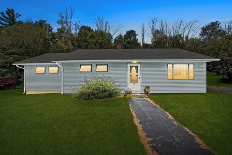Photo of 10 Sunset Ln, Spencer, MA 01562 (MLS # 73439495)