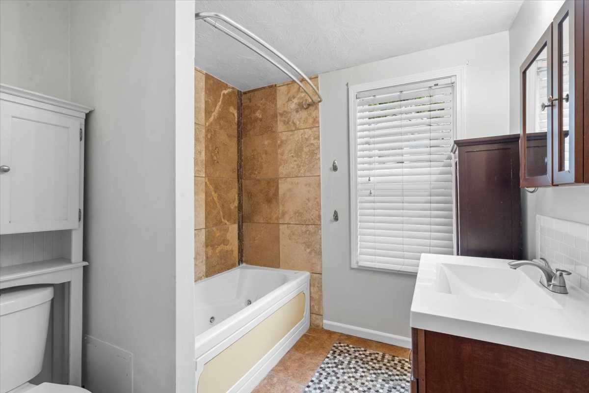 14 Saint Elmo Rd, Worcester, MA, 14 Saint Elmo Rd, Worcester, MA Photo #19