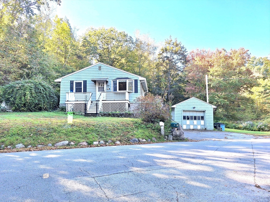 315 Lake Dr