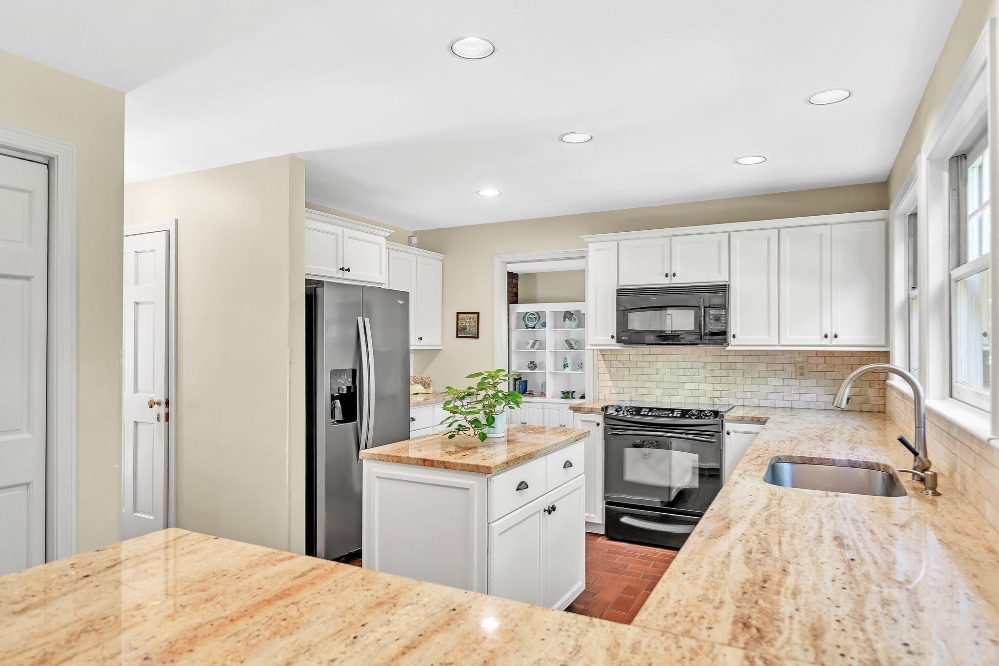 9 Solomon Pierce Rd, Lexington, MA Photo #15