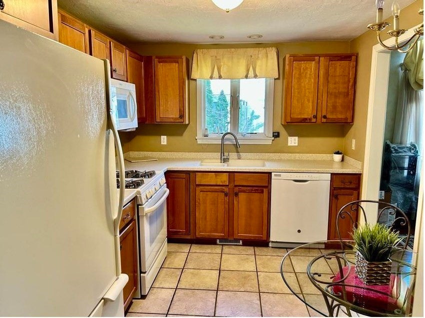 28 Windward ST #28, Mashpee, MA Photo #8