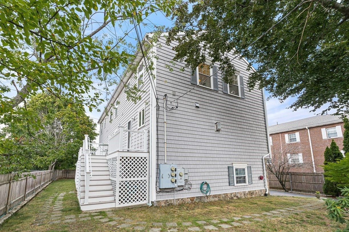 37 Pond St #1, Waltham, MA Photo #19