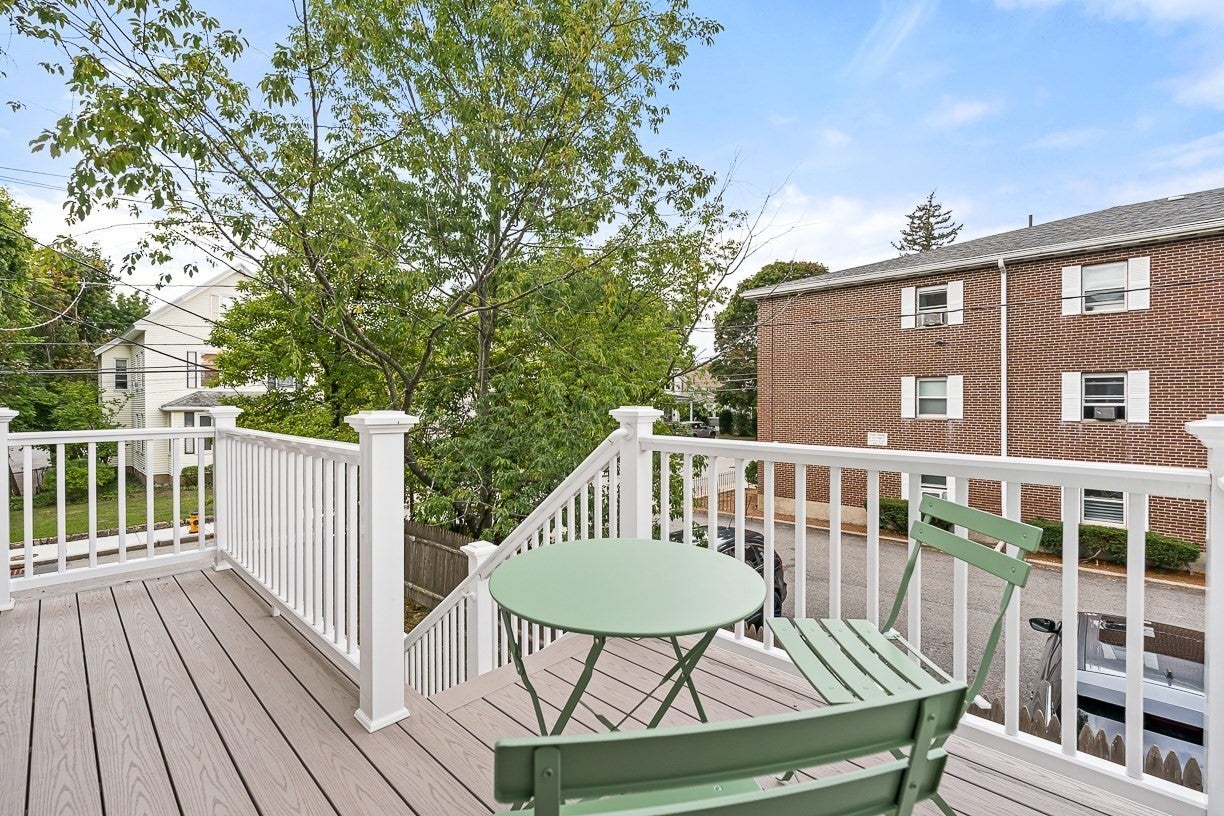 37 Pond St #1, Waltham, MA Photo #10