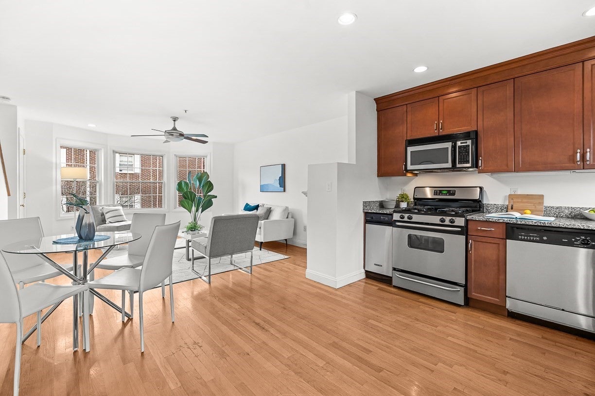 37 Pond St #1, Waltham, MA Photo #7