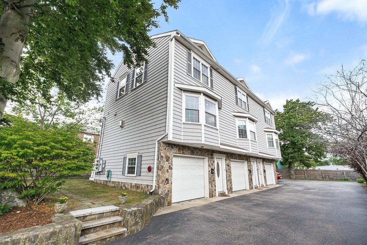 37 Pond St #1, Waltham, MA Photo #20