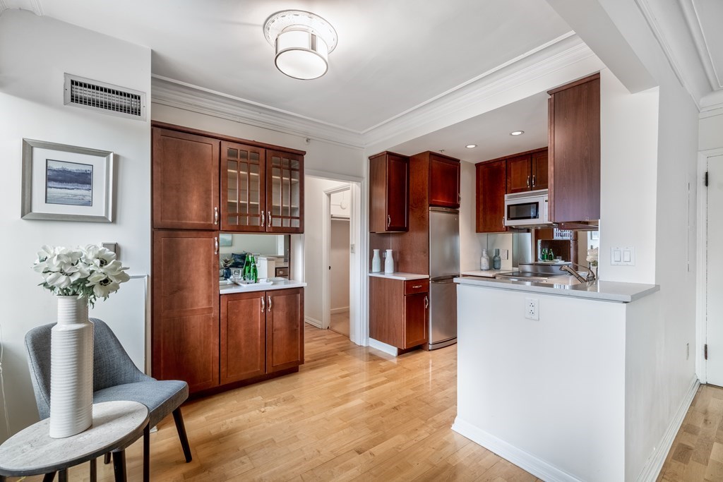 20 Chapel St B701