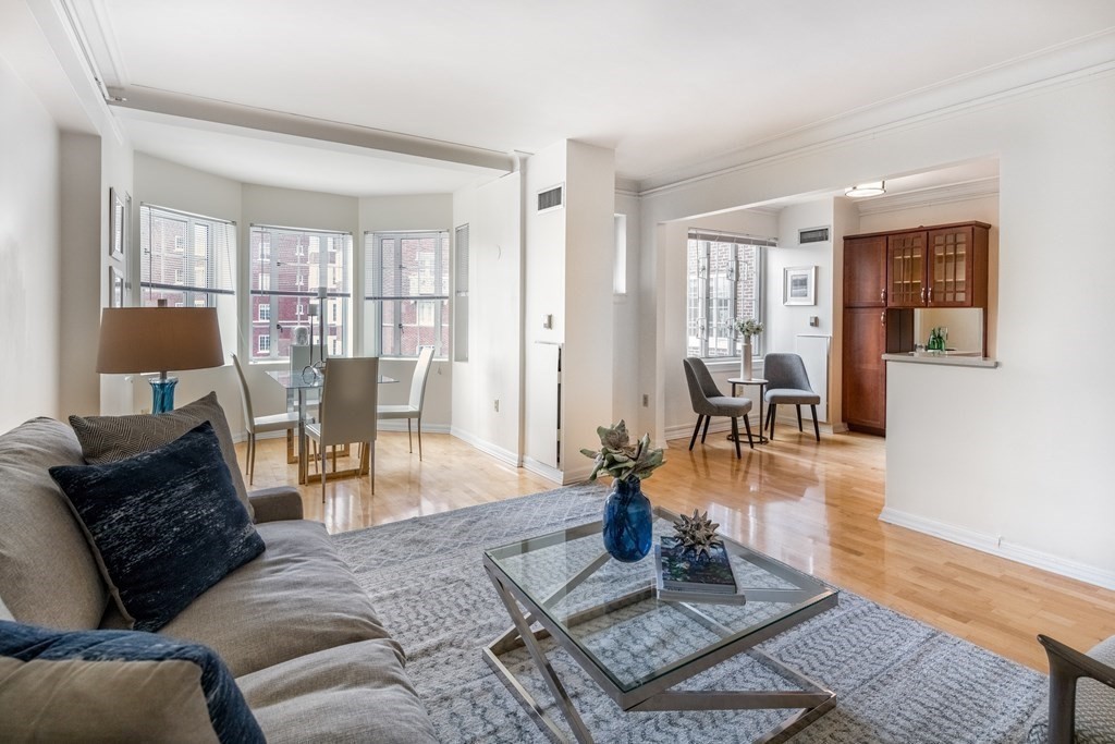 20 Chapel St B701