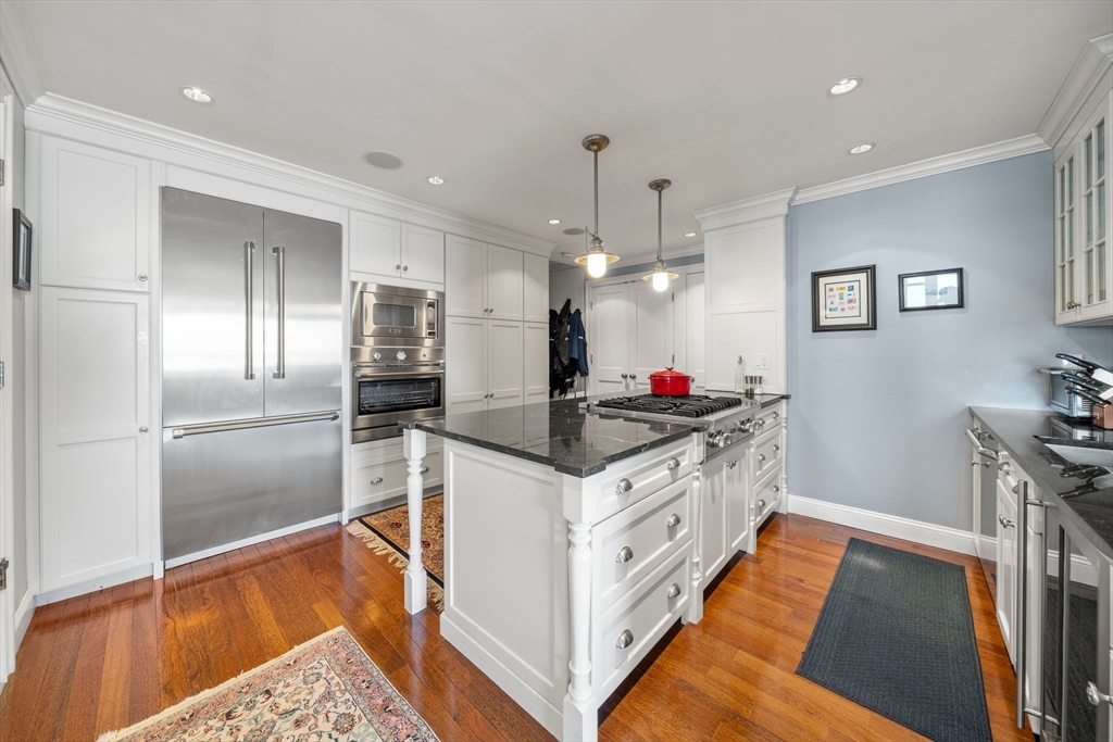 65 East India Row 33C