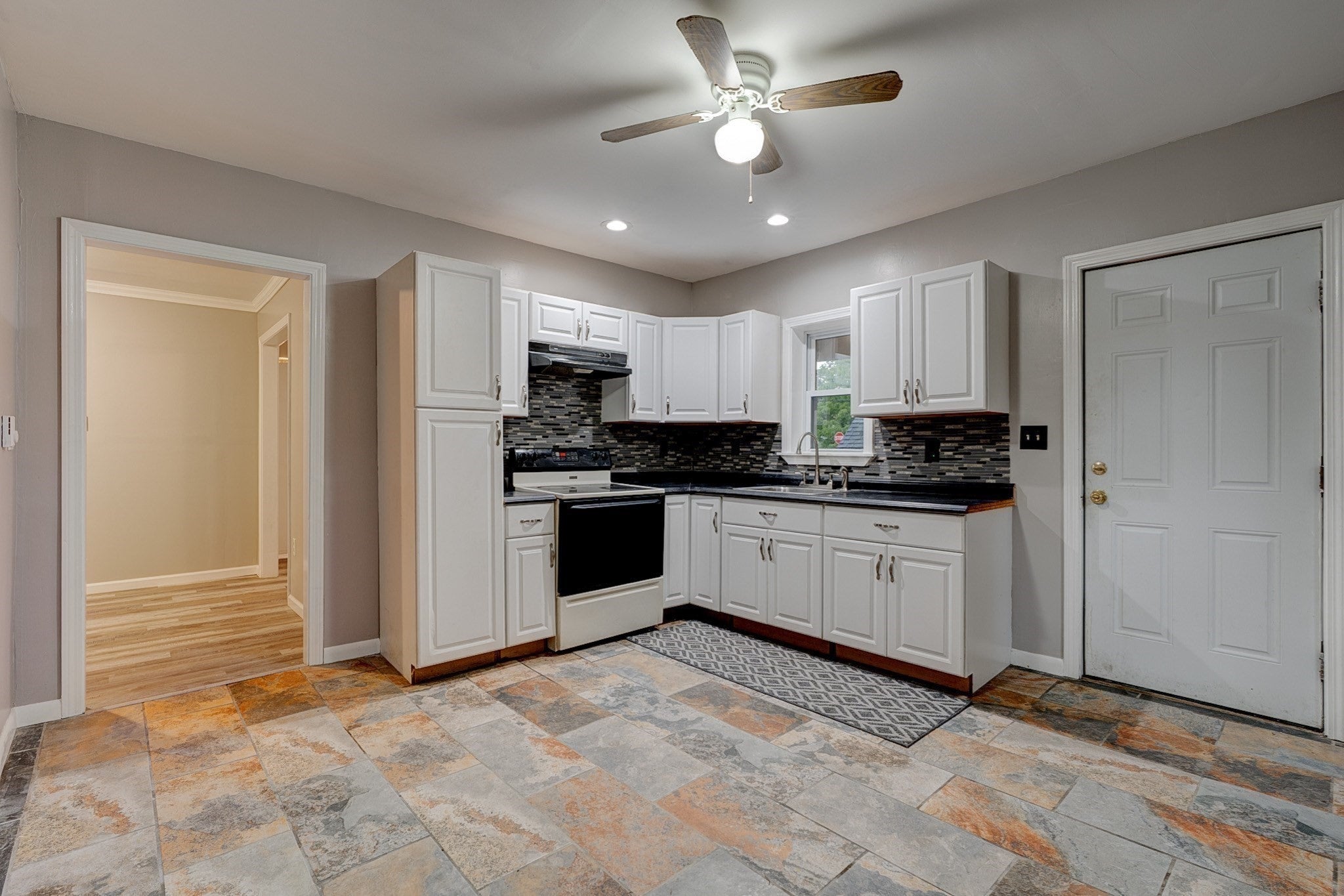51 View St, Holyoke, MA, 51 View St, Holyoke, MA Photo #11