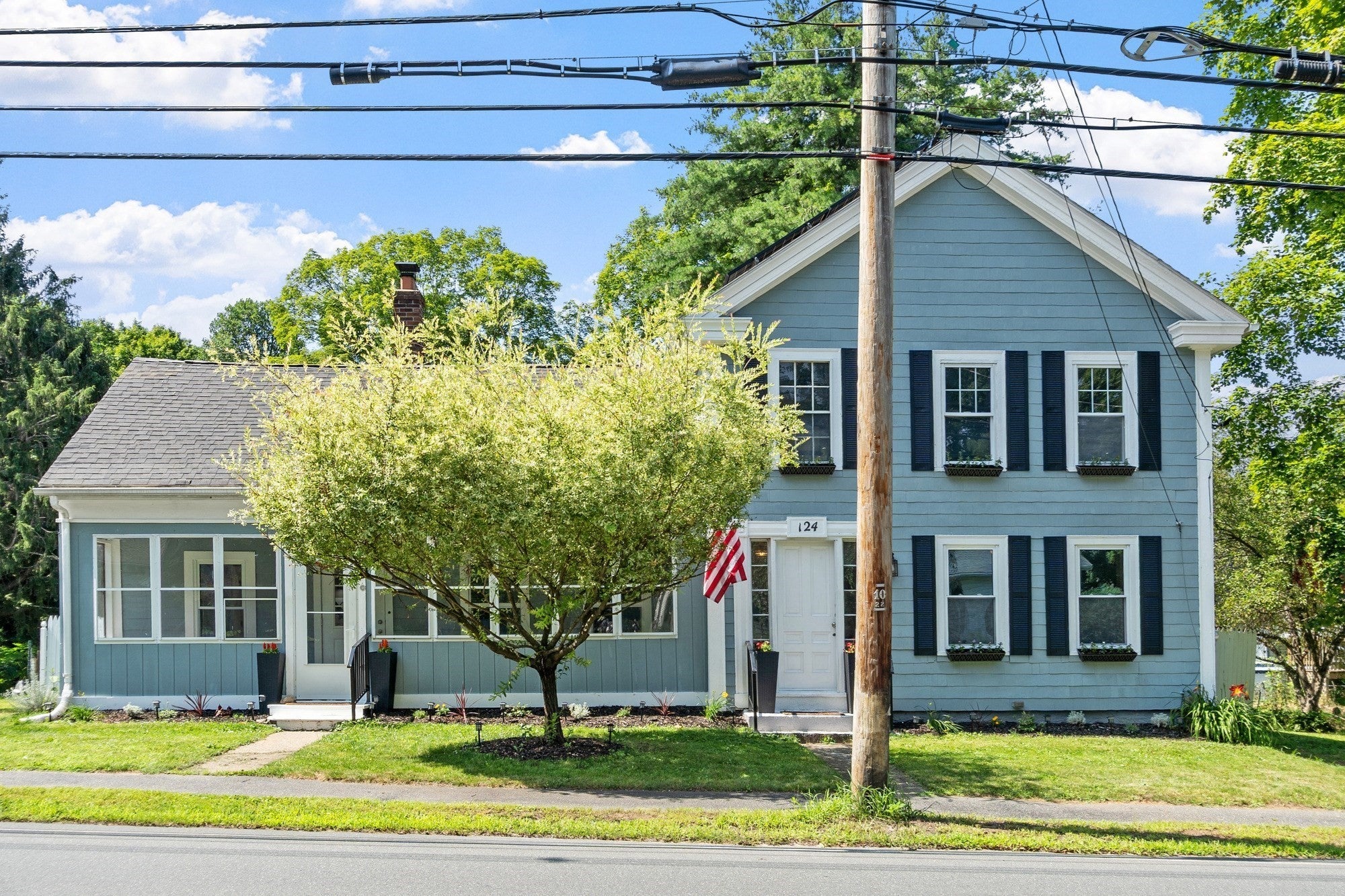 Photo of 124 Southbridge Rd, Warren, MA
