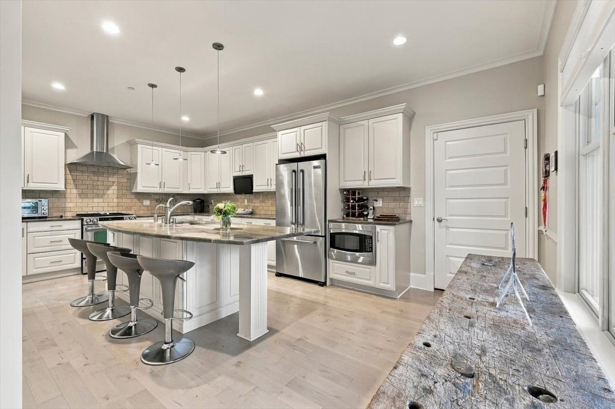 2 Heron Way 2
