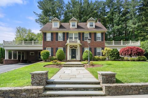 11 Hancock Hill Dr Worcester MA 01609
