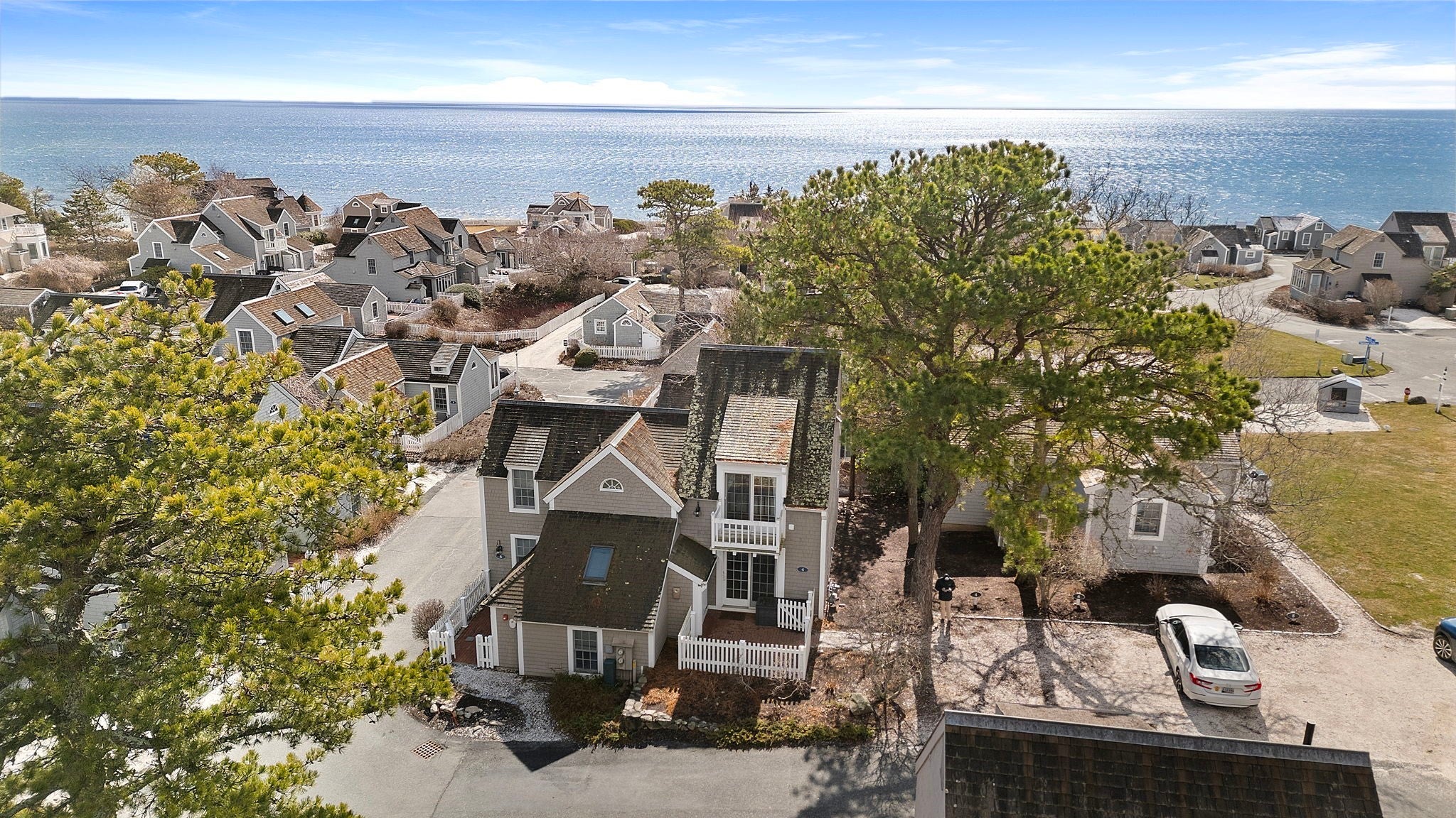 4 Hyannis Point Rd 4