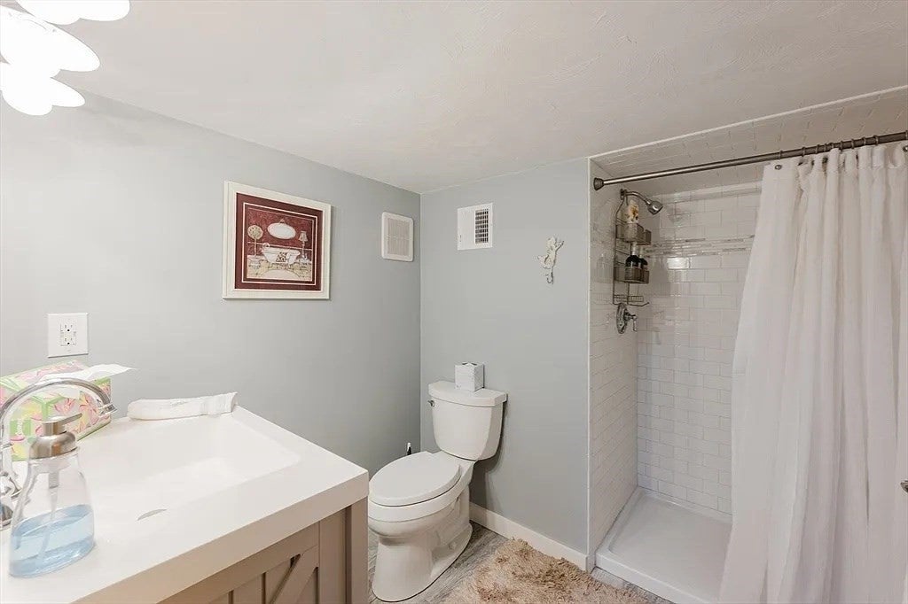 4 Ross Ave #2, Wareham, MA, 4 Ross Ave #2, Wareham, MA Photo #5