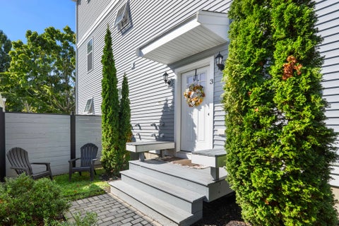 Photo of 224 Court Street #3, New Bedford, MA 02740 (MLS # 73583180)