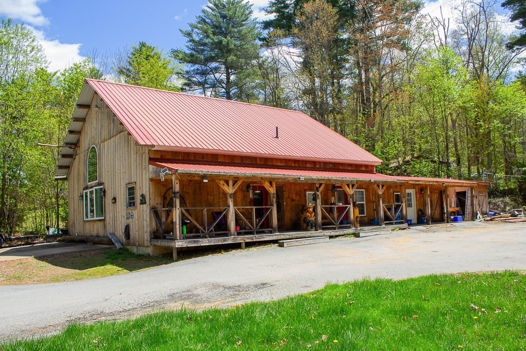 8 Oakwood Rd, Brimfield, MA Photo #3