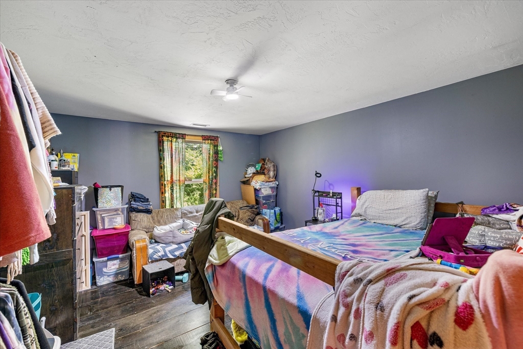 8 Oakwood Rd, Brimfield, MA Photo #13